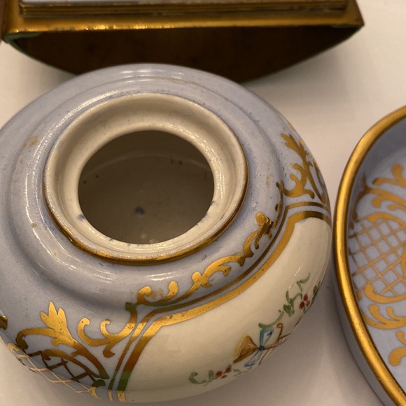 1930’s Vintage Amogee Hand Painted French Porcelain Desk Set by Carlin Comforts - Picture 13 of 16